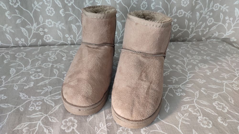 Черевики Уггі  39р.