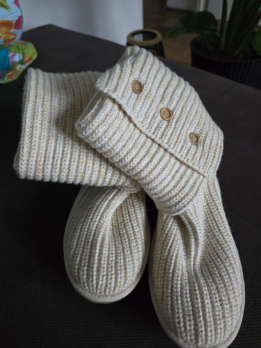 UGG Classic Cardy Knit