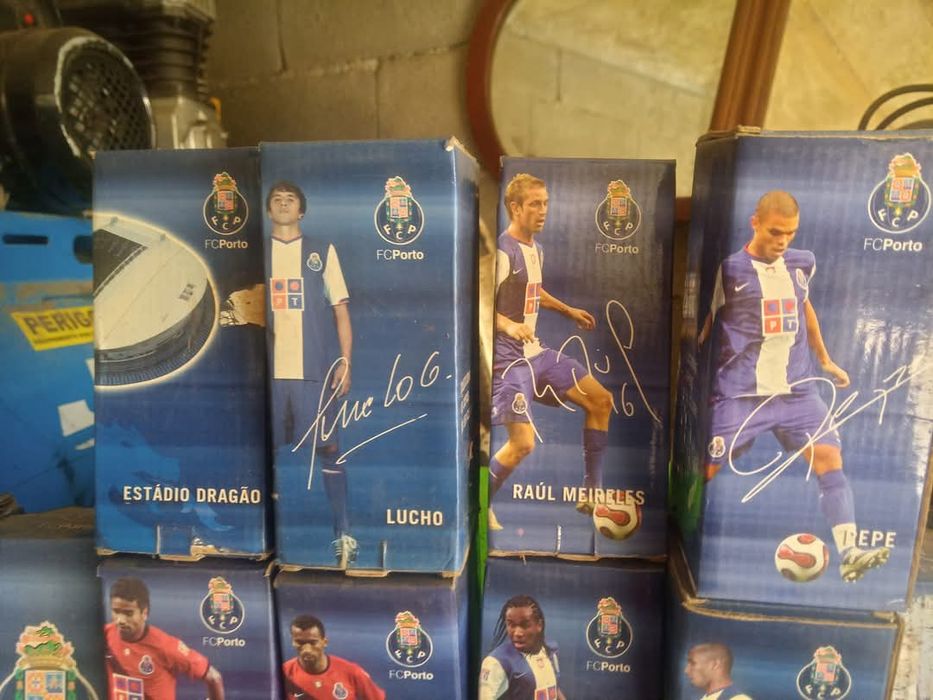 Copos com os nomes dos jogadores