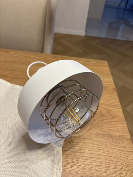Lampa wiszaca do pokoju
