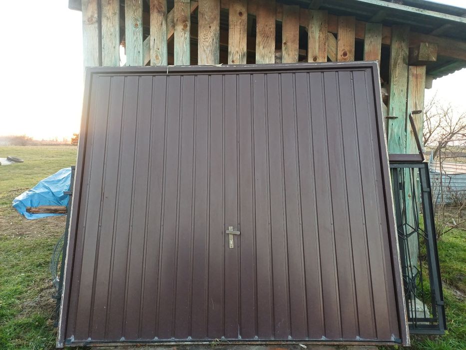 Brama garażowa uchylna