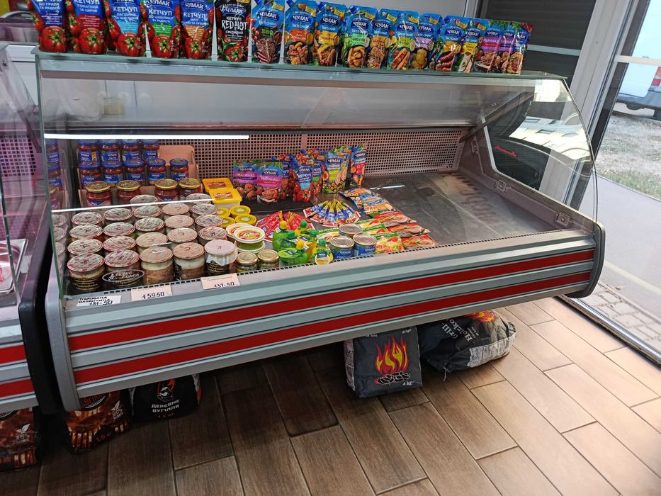 продам холодильную витрину