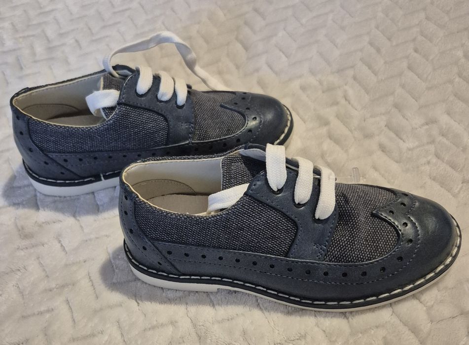 Продам нові дитячі туфлі