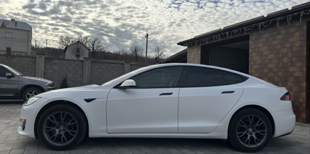 Tesla Model S 2021 VIN 5YJSA1E52MF443046 фото оголошення 17 з 23