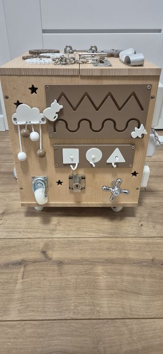 Drewniana kostka manipulacyjna