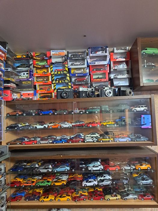 Колекція масштаб моделей авто 1:43 620 шт машинки: 155 000 грн