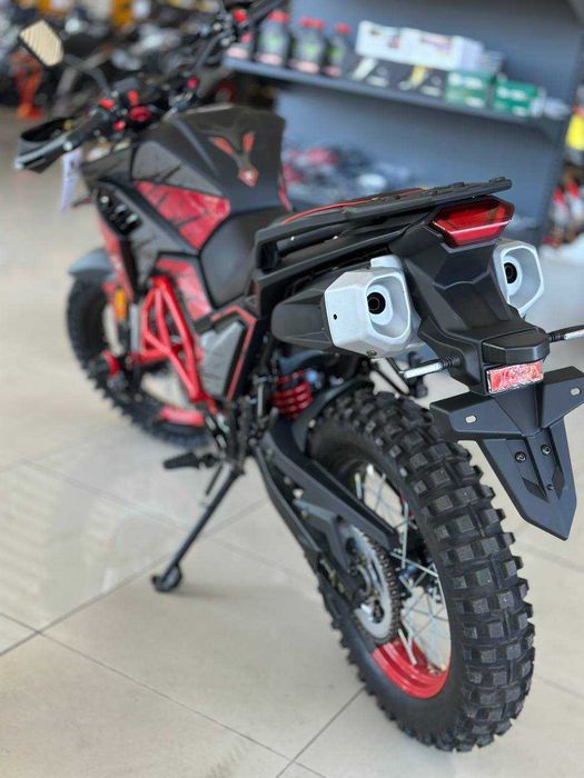 Мотоцикл SPARK SP300T-1