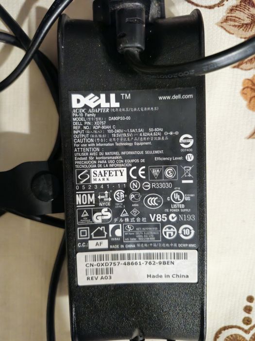 Продам зарядки до ноудбука Hp та dell d820