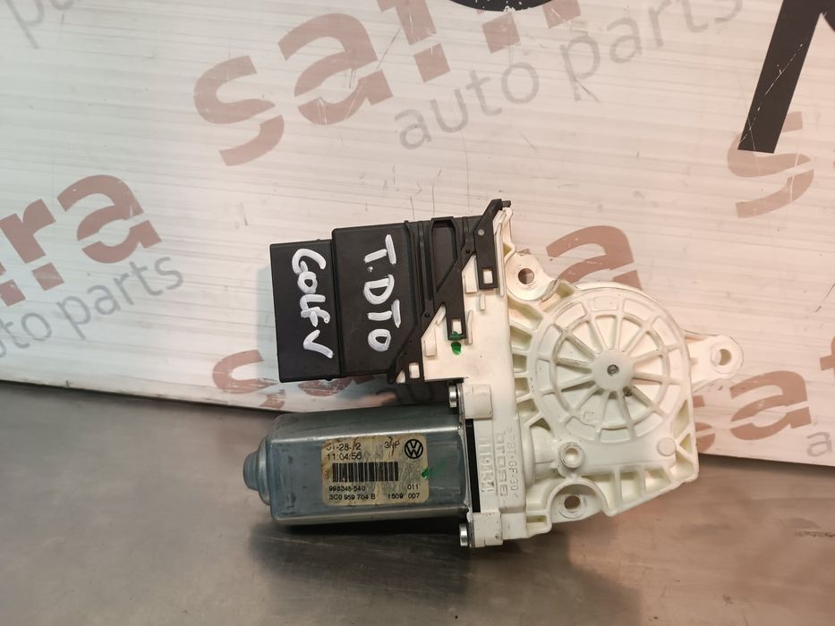 Motor Vidro Trás Direito VW GOLF V - 3C0959704B