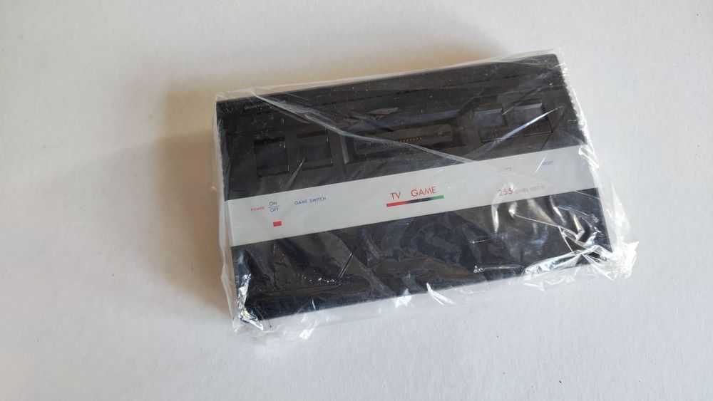 Video Computer Console 2600, clone do Atari