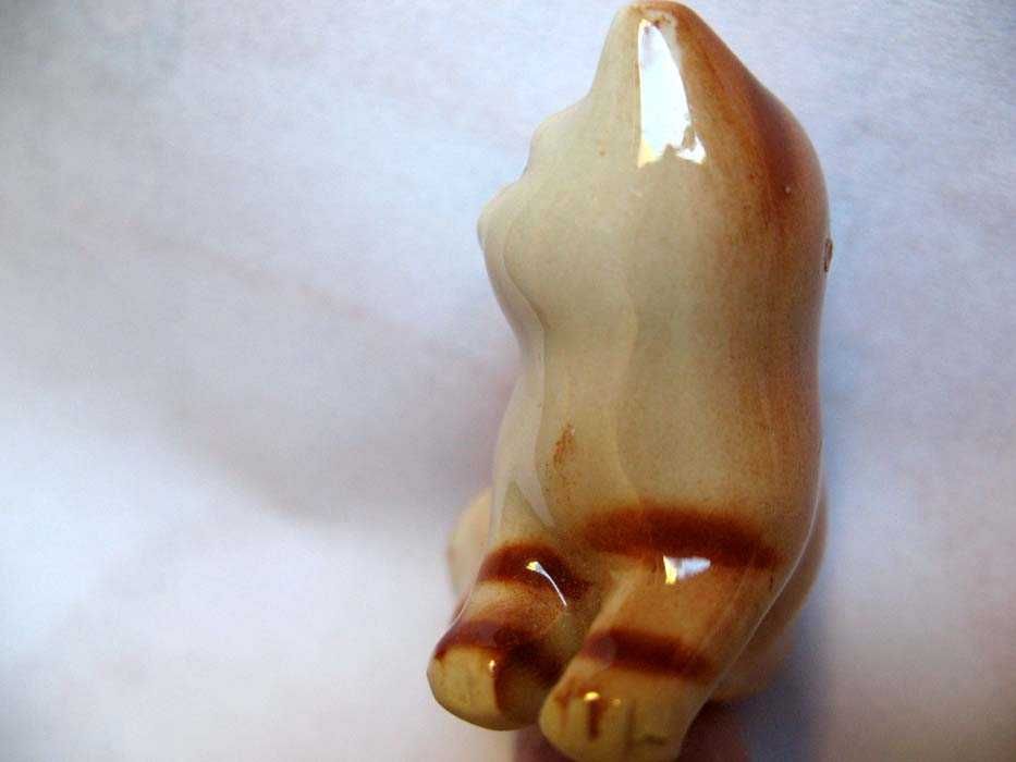 Kot - rudy uroczy kotek - Figurka - porcelana - 3,5 x 3,5 x 2 cm