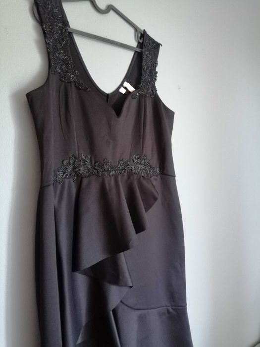 Długa czarna sukienka elegancka plus size 48