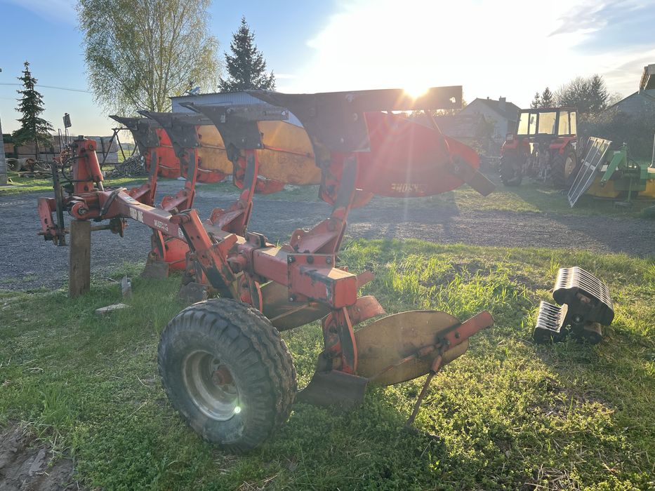Pług 4 skibowy obrototy