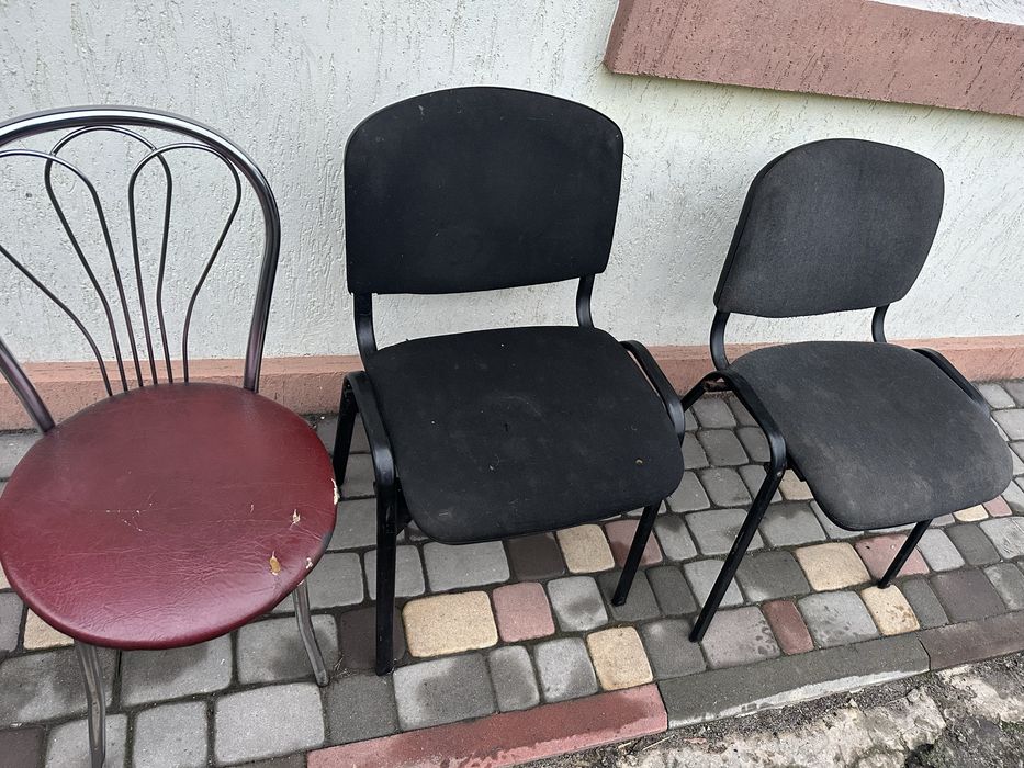 Різні стільці офісні , кухонні та шкільні