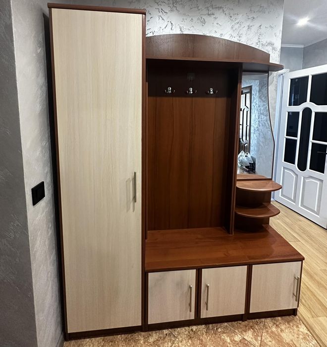 Передпокій, шафа в коридор