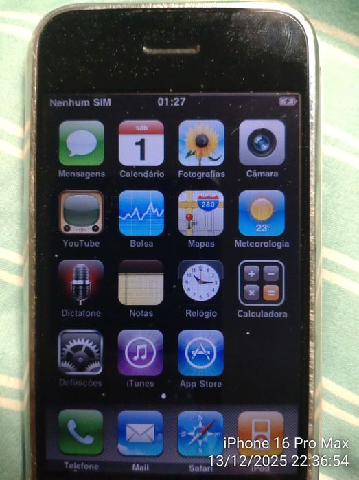 iPhone 2g o primeiro lançado 2007