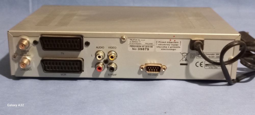 Супутникова  тарілка з тюнером