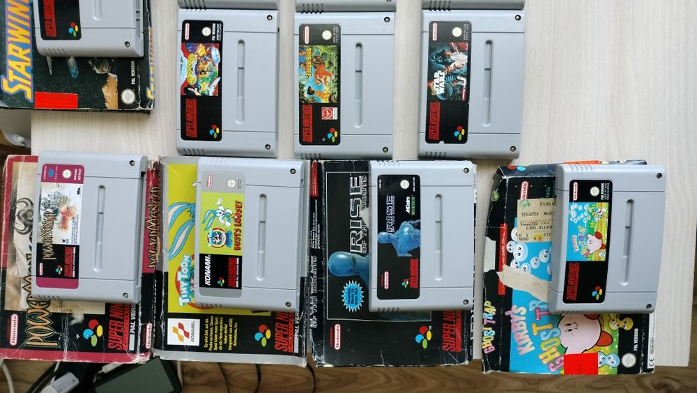 Nintendo SNES + kolekcja 15 gier w tym SPARKSTER