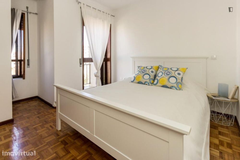Quarto - localizado em Póvoa de Varzim Porto