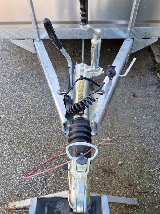 Reboque para transporte de animais c/depósito animais