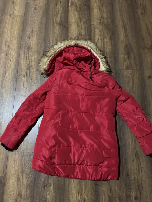 Червона жіноча куртка, розмір S-M