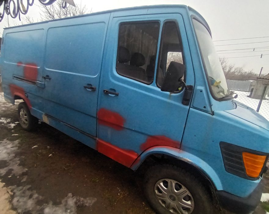 Продам Mersedes benz 207d 2.4L