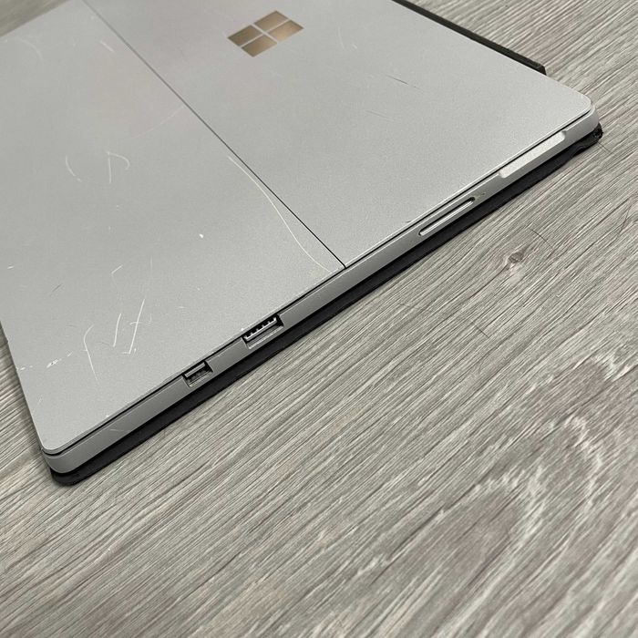 Ноутбук \ Планшет Microsoft Surface Pro 6 12.3"\2К\i5-8350U\8GB, 256GB