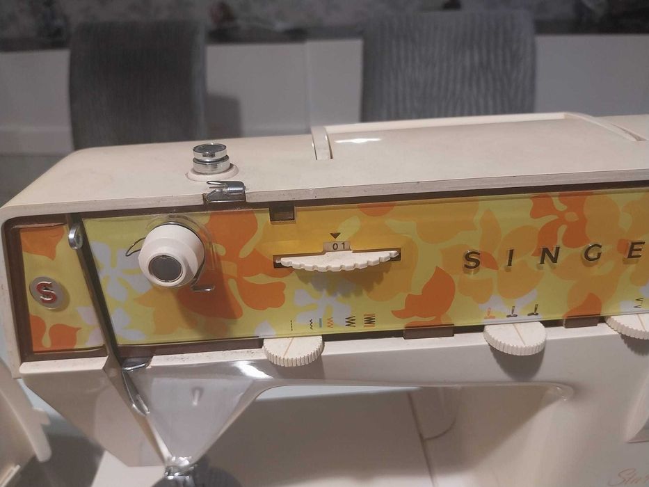 Maquina de costura Singer antiga mas a funcionar