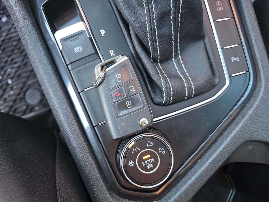 Volkswagen Tiguan SE R-Line Black 2021 — стиль и полный привод