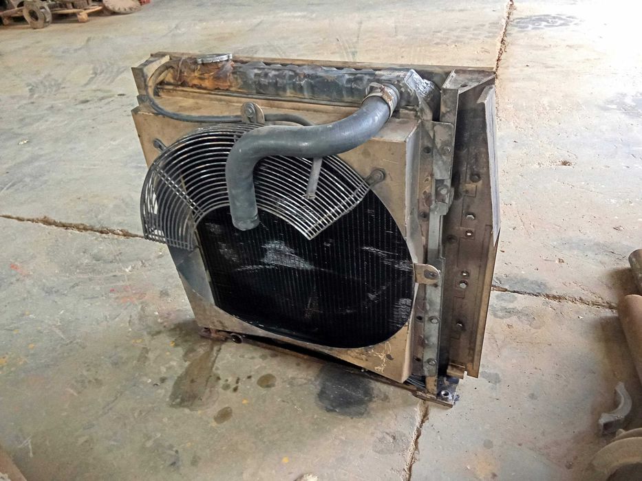 Radiador de Água e de Óleo Fiat-Hitachi FH200