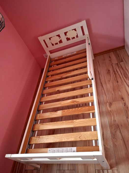 Lozko dzieciece 160 dlugosc na 70 cm szerokosc
