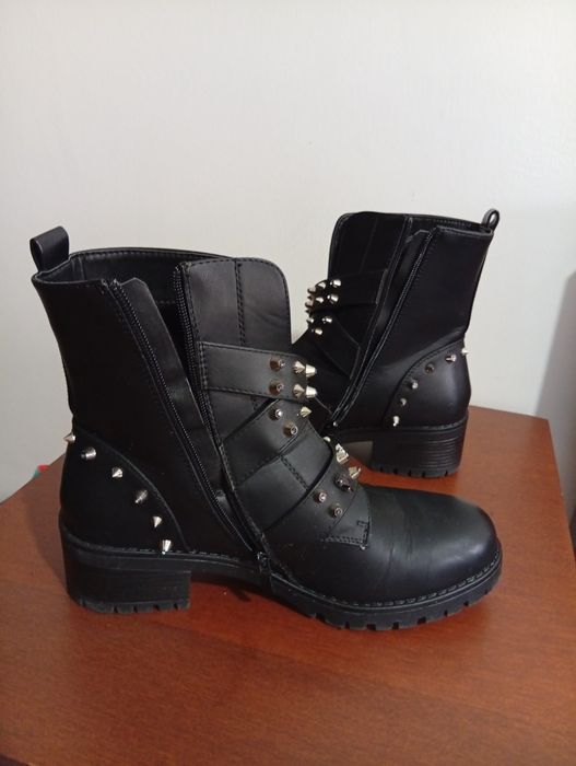 Botas 10€ número 41
