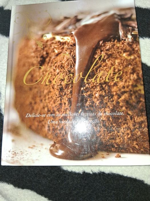 Livro NOVO receitas com Chocolate
