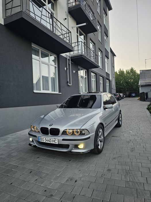 продам е 39 м 57 2002 рік