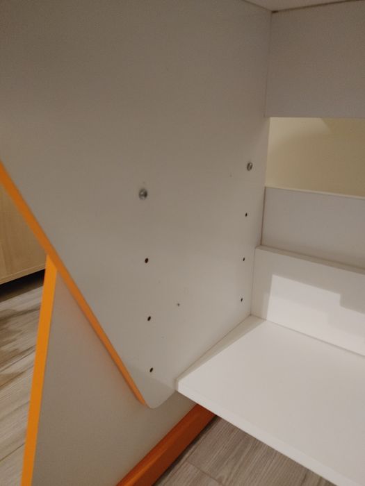 Biurko z mozliwoscia regulacji