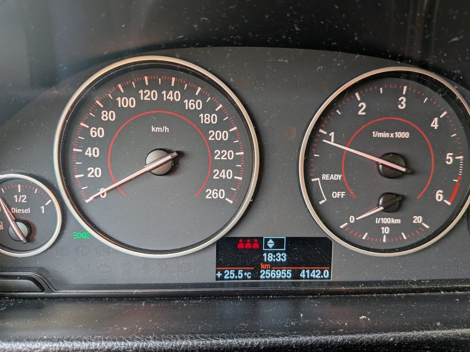 BMW 318d Touring Sport (2013) – Excelente estado, versão desportiva