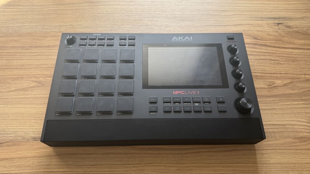 Akai Live 2 - Jak Nowe - Gwarancja - UDG Case i second skin w cenie