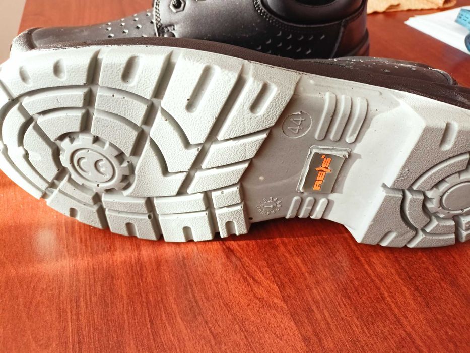 Obuwie robocze REJS 44