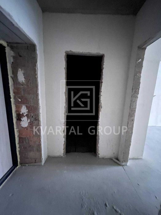 Квартира - студія з газовим опаленням в будинку з ліфтом