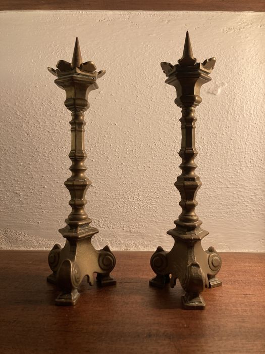 Casticais de Igreja em Latao