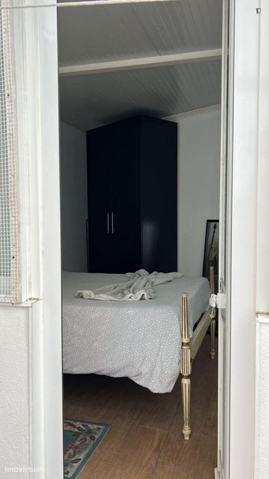 Quarto - localizado em Arroios Lisbon