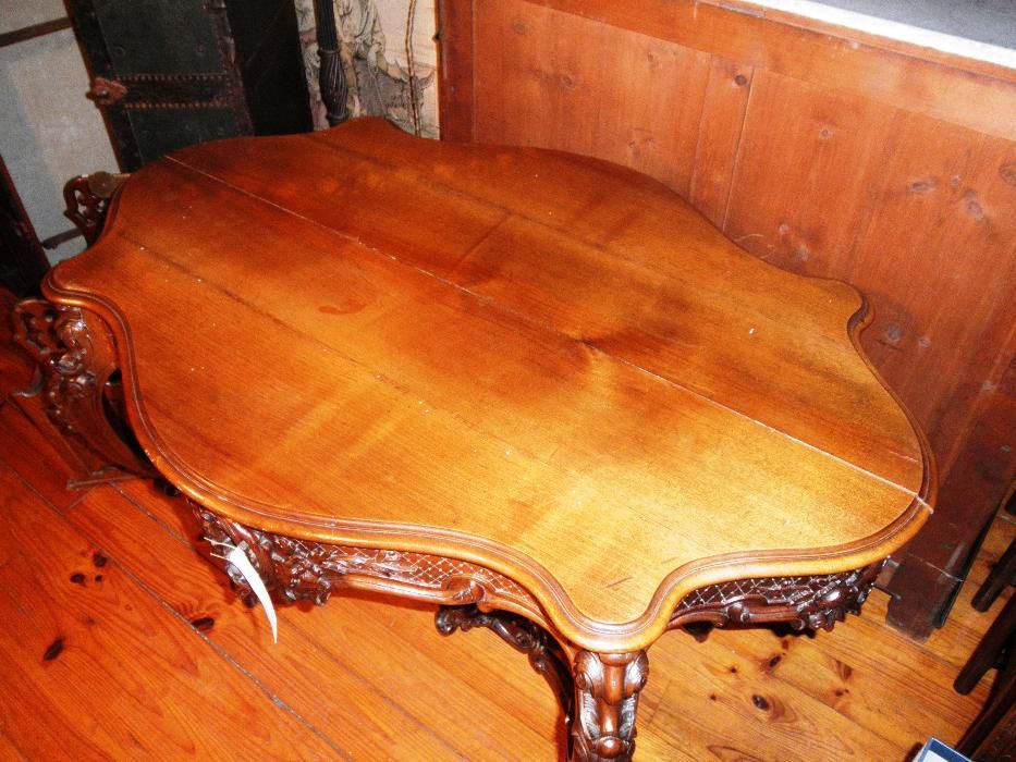 Mesa Centro Nogueira Americana