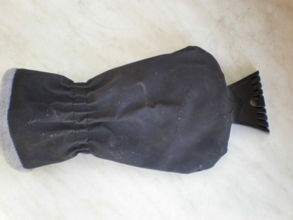 Автомобільний скребок для льоду з рукавичкою