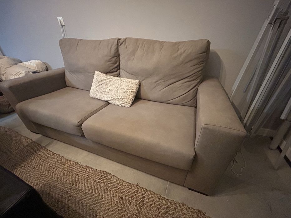 Sofá 3 lugares como novo