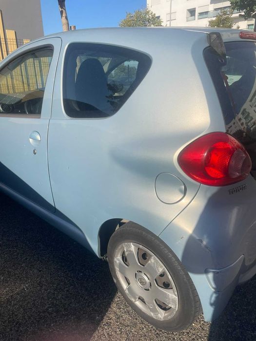 Toyota Aygo 1.0 (2005) - Económico e Fiável