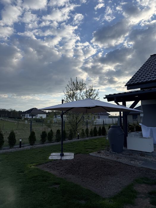 Sprzedam parasol + 4 płyty granitowe