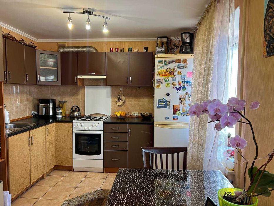 Продаж 2-к квартири по вул. О.Теліги в П-З районі