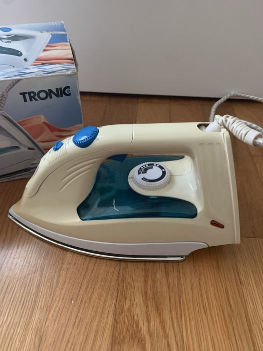 Ferro de passar a vapor Tronic