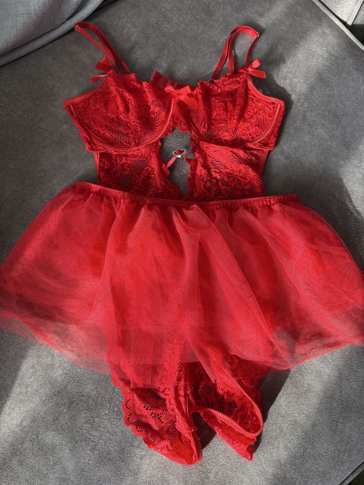 Боди с открытым доступом  и баской