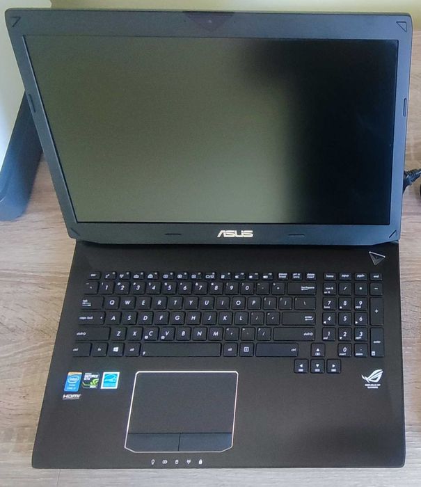 Asus G750JM Win10 24gb RAM 1250 ssd procesor i7